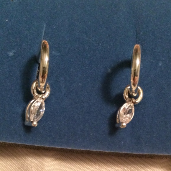 NEW Avon Necklace and Earring Set MUST BUNDLE - Picture 4 of 4