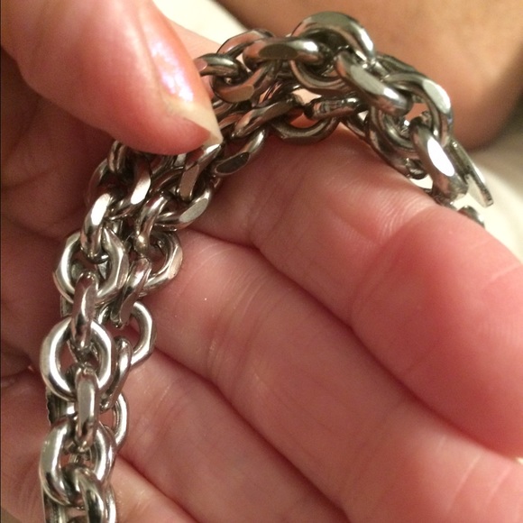 Classy Bracelet. NICE!!🌹🌹MUST BUNDLE - Picture 3 of 4