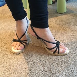 Banana Republic Beautiful wedges