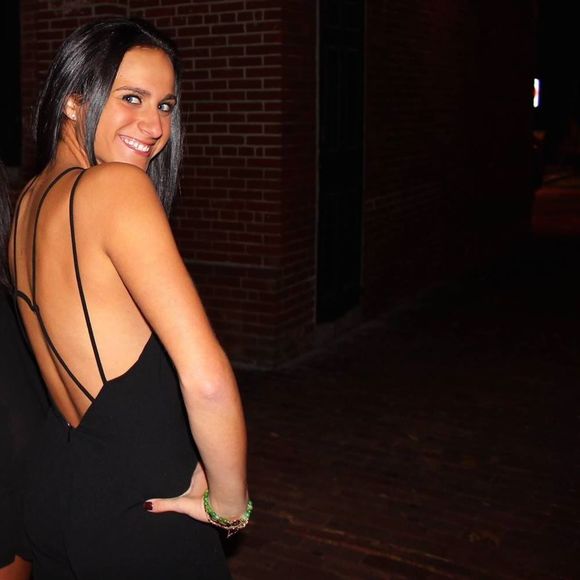 Meet your Posher, Larissa