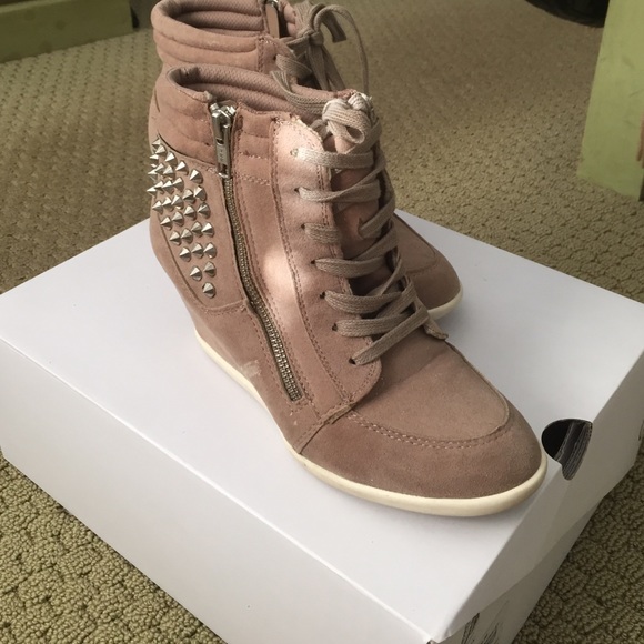Worn twice aldo sneaker wedges - Picture 3 of 3