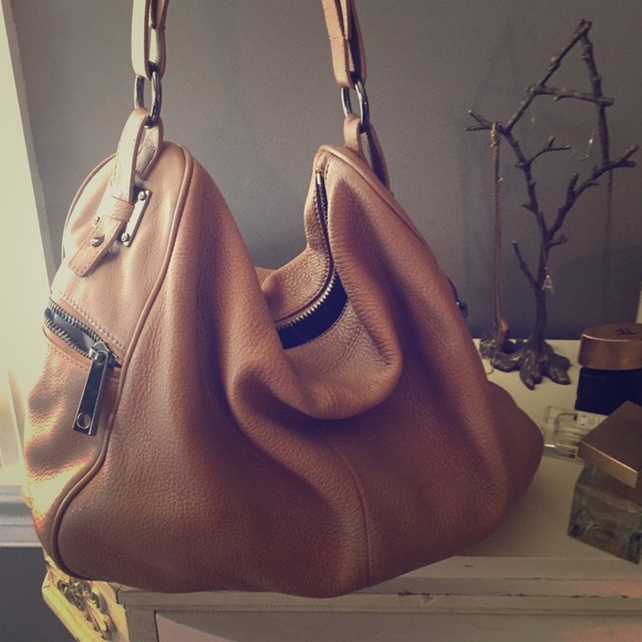 Tan leather Kenneth Cole purse