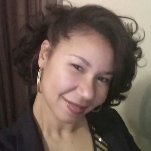 Meet your Posher, Monique