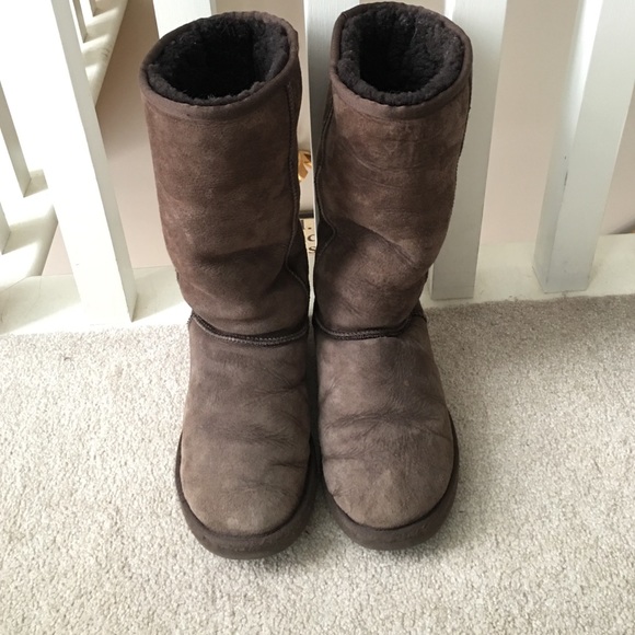 Tall brown uggs