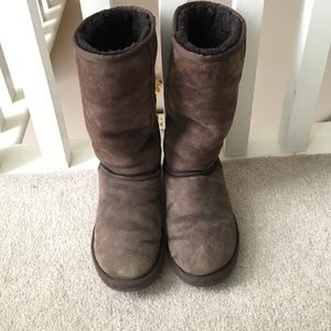 Tall brown uggs