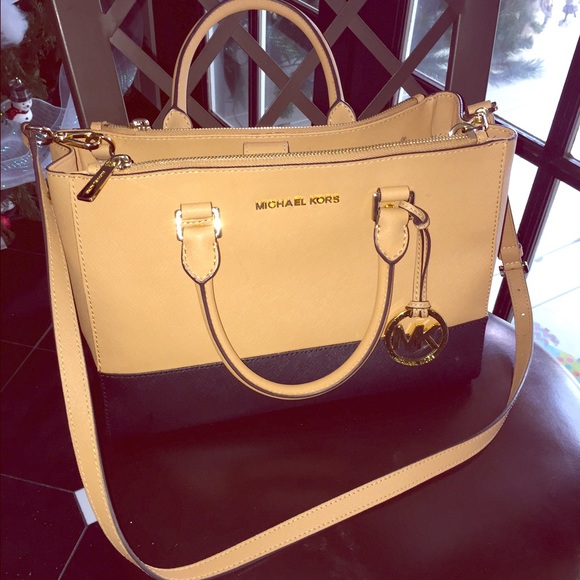 Michael Kors Medium Sutton Colorblock