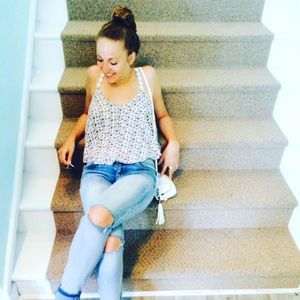 Meet your Posher, Elise