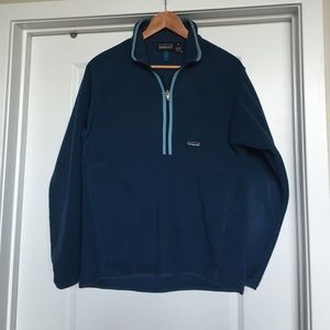 Patagonia blue half zip kangaroo pocket