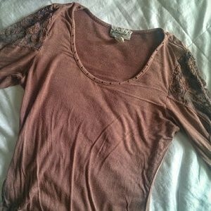Gimmicks by BKE 3/4 Sleeve Top from Buckle