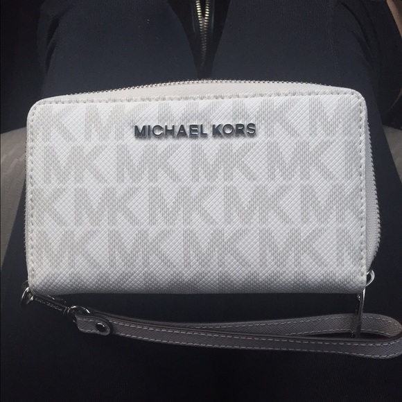 Michael Kors Wallet.
