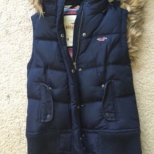 HOLLISTER VEST: never been worn