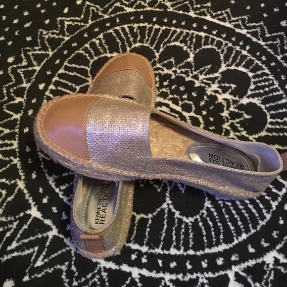 Kenneth Cole Reaction gold/tan espadrilles