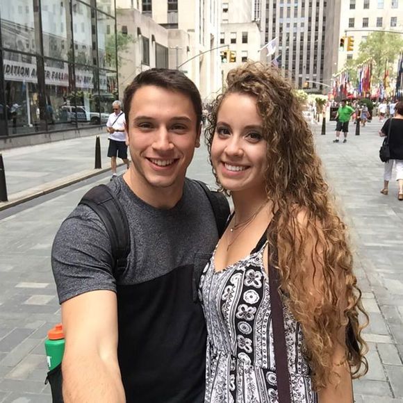 Meet your Posher, Sara - Picture 1 of 1