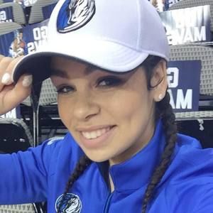 Meet your Posher, Amanda cene