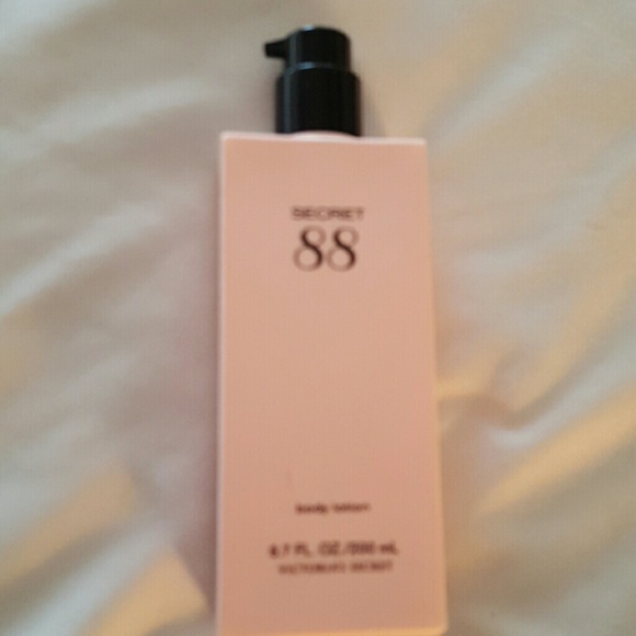 RARE! VS "Secret  88" Body lotion
