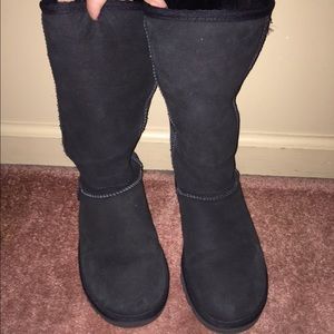 Black tall uggs