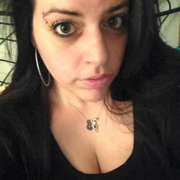 Meet your Posher, Stefania - Picture 1 of 1