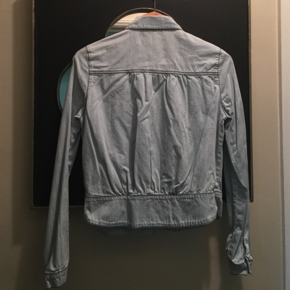 SOLD ✅Chambray button-down shirt! - Picture 2 of 4