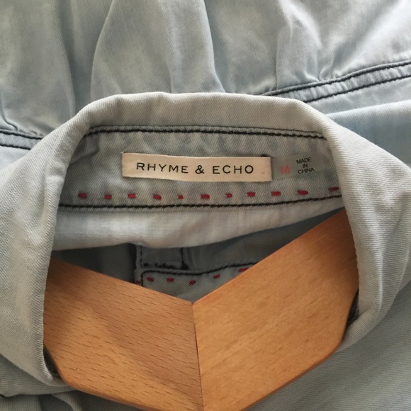 SOLD ✅Chambray button-down shirt! - Picture 4 of 4