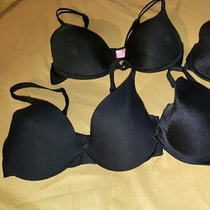 Lot of 4 size 34D black bras.