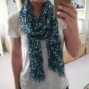 Eddie Bauer scarf bundle (blue and plum)