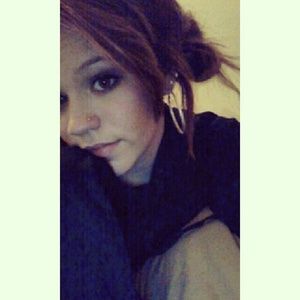 Meet your Posher, Monique