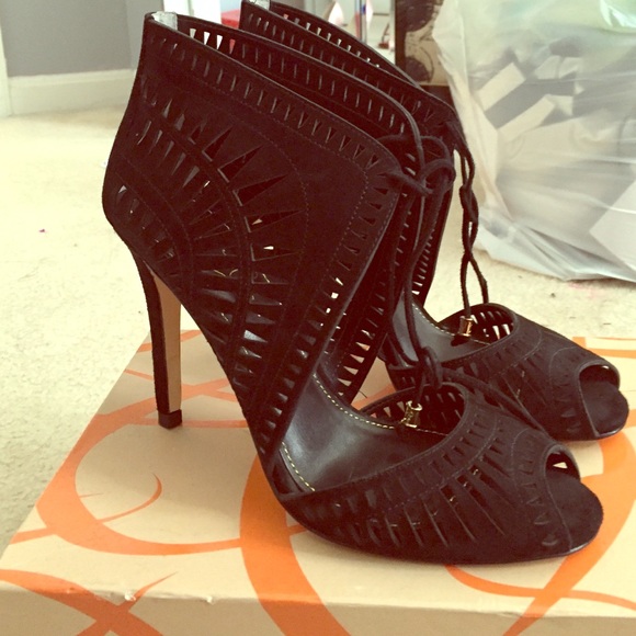Ivanka Trump Shoes - Brand New Ivanka Trump heels