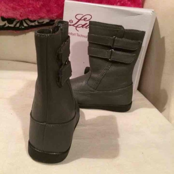 Toddler 7 Grey Boots - Picture 3 of 4