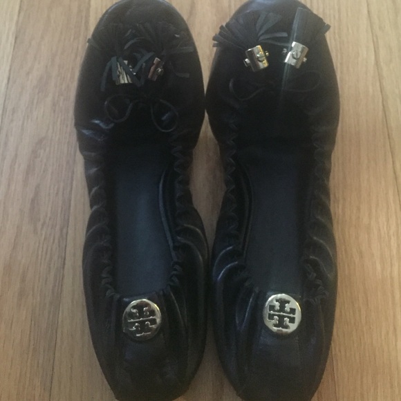 Tory burch ballet flats worn maybe 5 times...