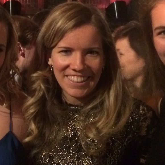 Meet your Posher, Caitlin - Picture 2 of 2