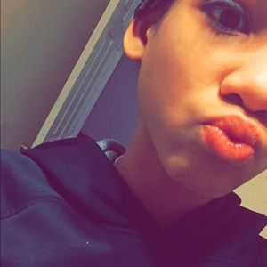 Meet your Posher, Nadia