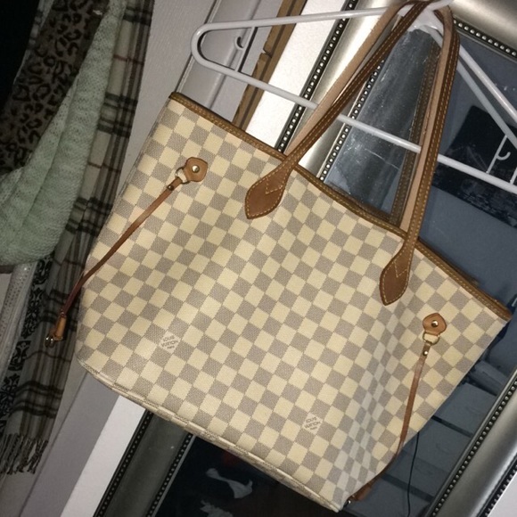 white and gray checkered purse
