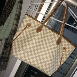 white and gray checkered purse