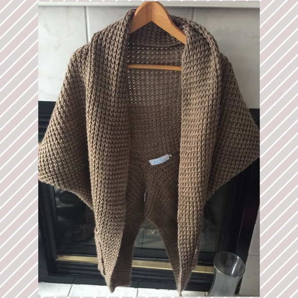 Sweaters - Camel Colored Chunky Cable Knit Sweater