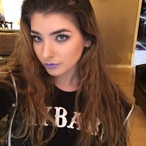 Meet your Posher, Nina