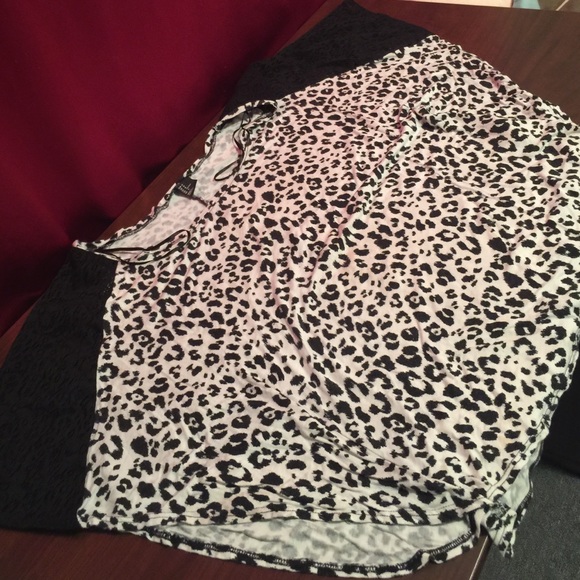 H&M Cheetah Crop Top (B&W)