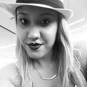 Meet your Posher, Dominique