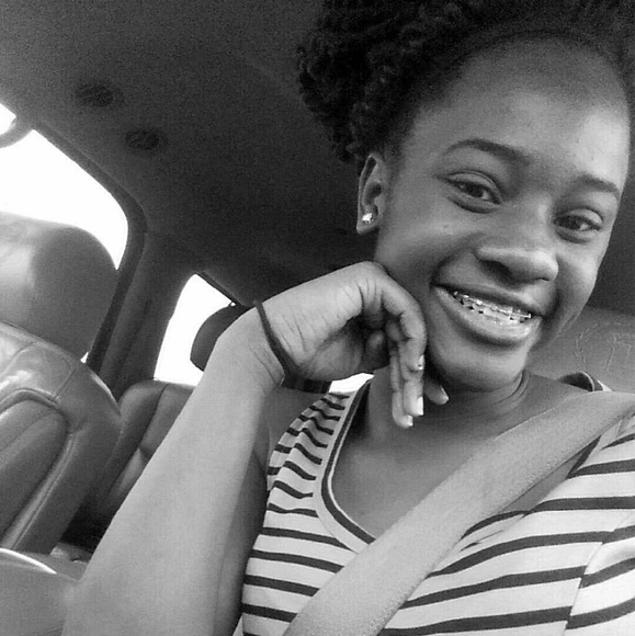 Meet your Posher, Septemba - Picture 1 of 1