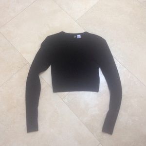 Black long sleeve crop top