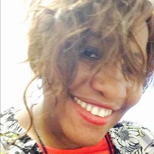 Meet your Posher, Latoya