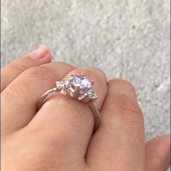 Gorgeous 3 faux stone ring - Picture 2 of 3