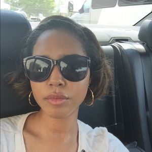 Meet your Posher, Briana