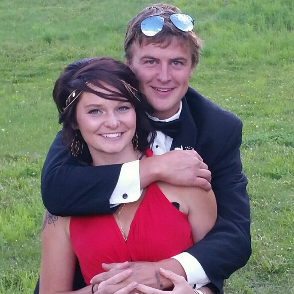 Meet your Posher, Jessica - Picture 2 of 4