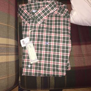 Large southern tide button down. Never worn