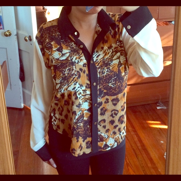 🐯Tiger Button Down🐯