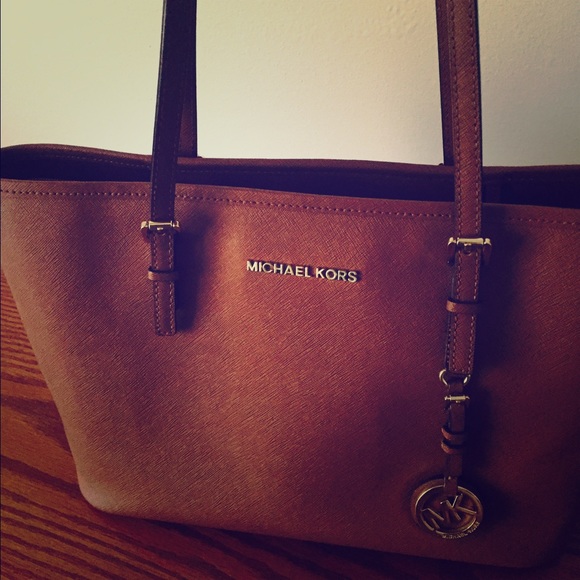 Michael Kors Jet Set Tote