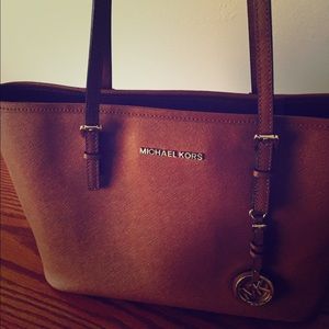 Michael Kors Jet Set Tote