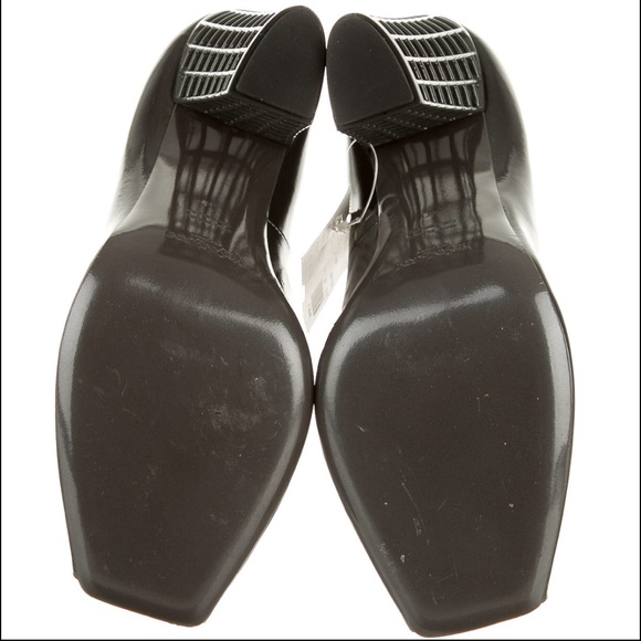 ⛔️SOLD⛔️Yves Saint Laurent Cage Pumps - Picture 4 of 4