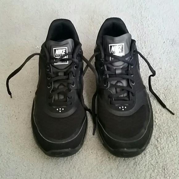 Nike Flywire Sneakers