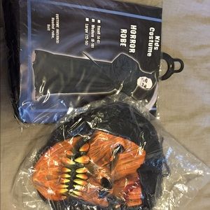 Boys horror robe size M8/10 with pumpkin head mask